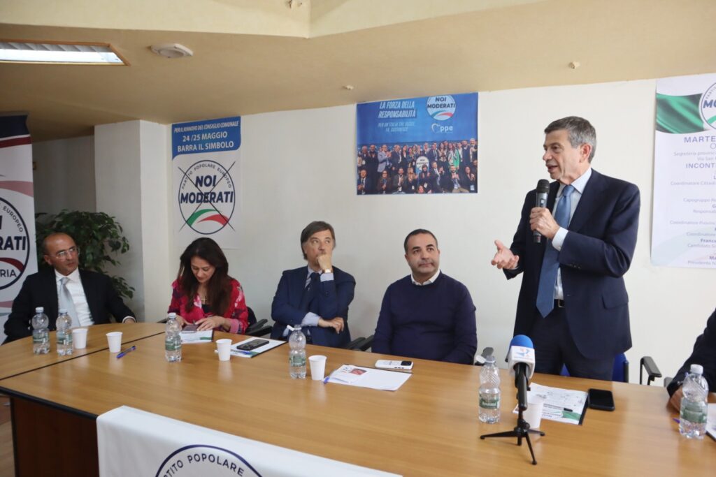 evento di noi moderati con maurizio lupi