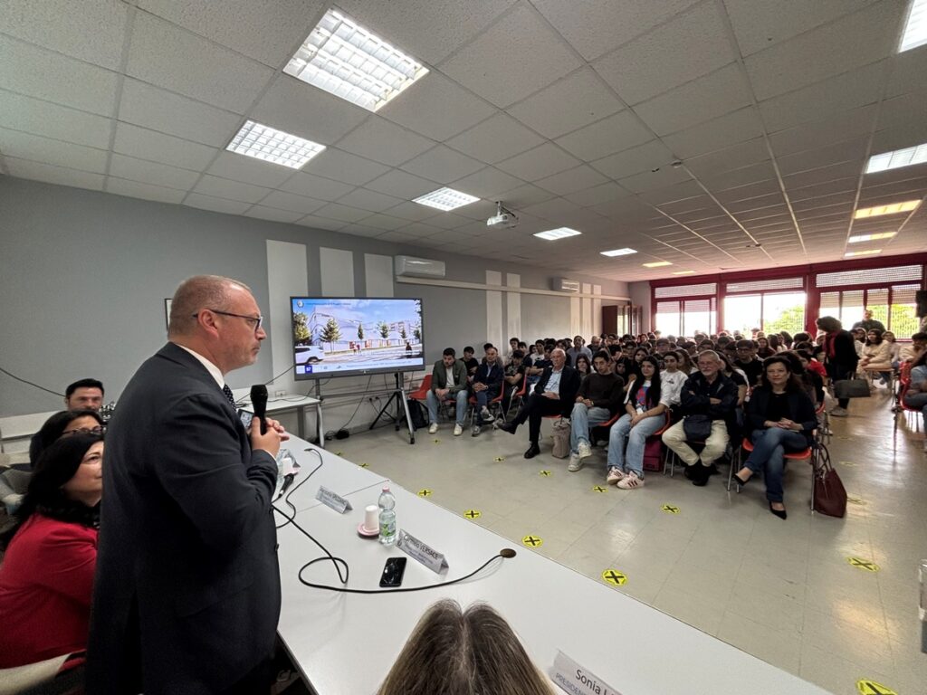 lavori scuola nostro repaci villa san giovanni
