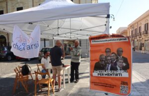 manifestazione firma day per dire no ai finanziamenti pubblici ai giornali