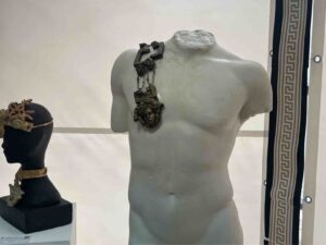 mostra terra mater gianni versace liceo preti frangipane