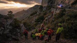 motociclista muore scarpata
