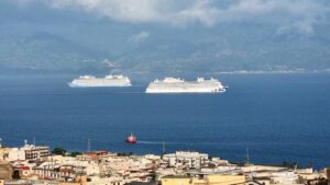 navi da crociera stretto di messina