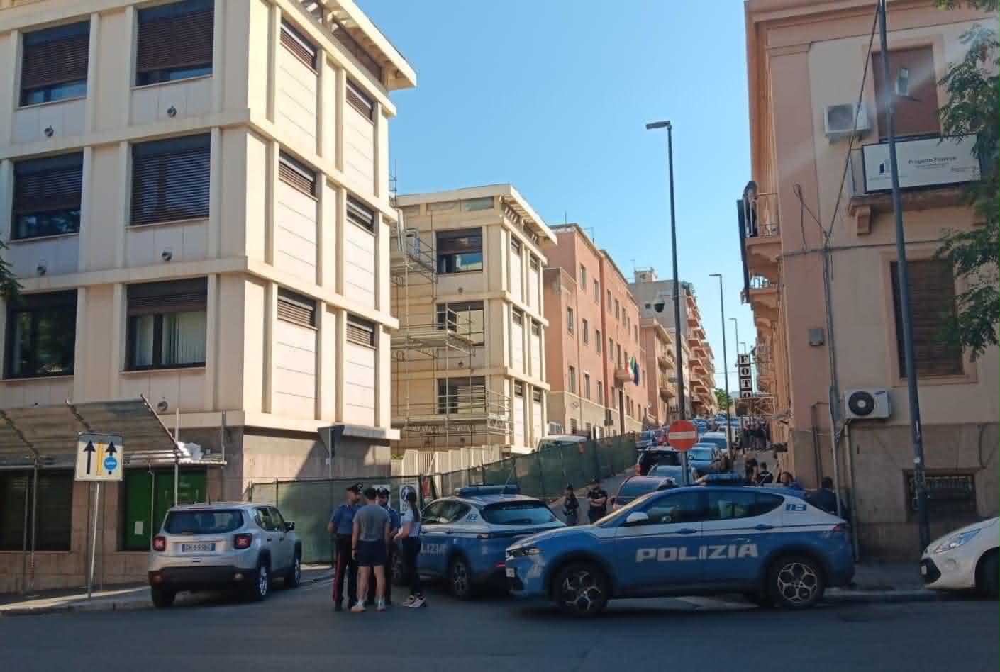 polizia strada chiusa