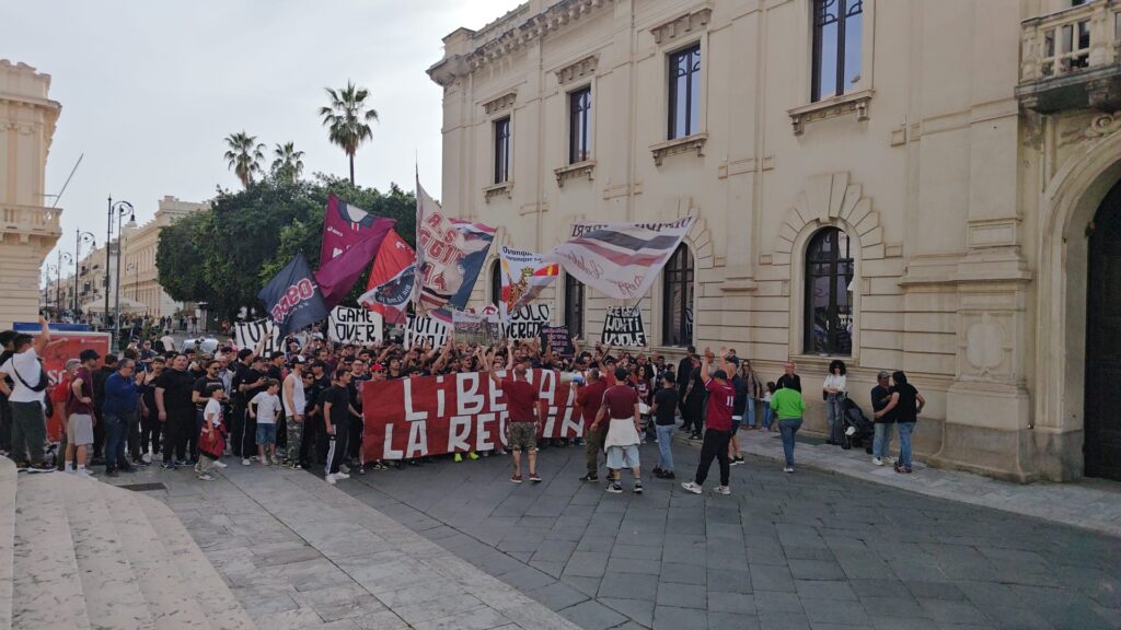 protesta ultrà reggina