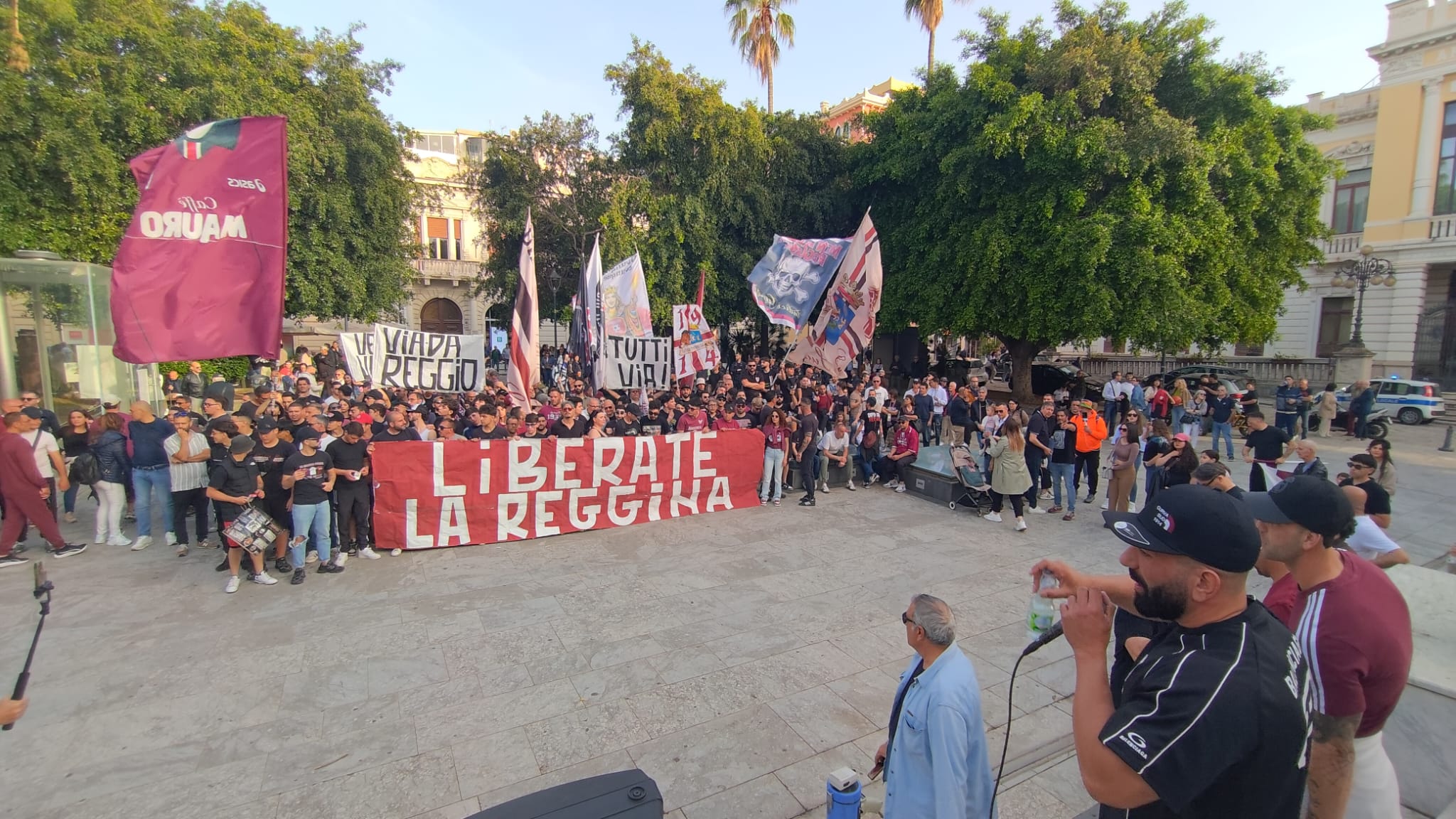 protesta ultrà reggina a piazza italia