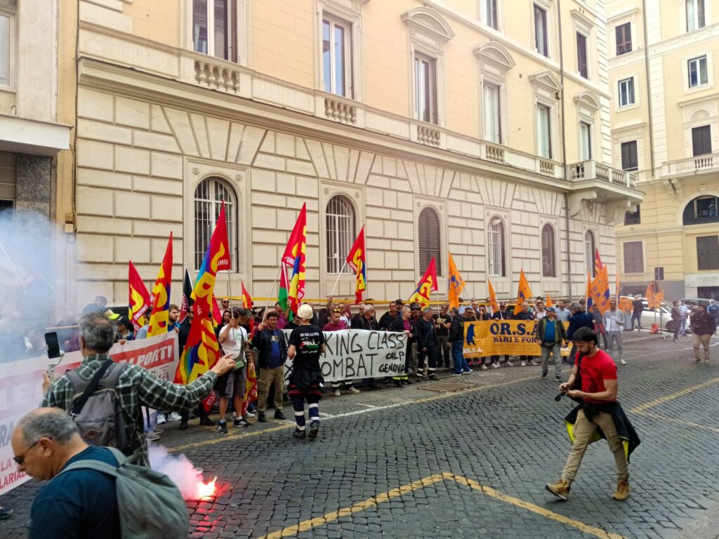 sciopero portuali davanti al ministero
