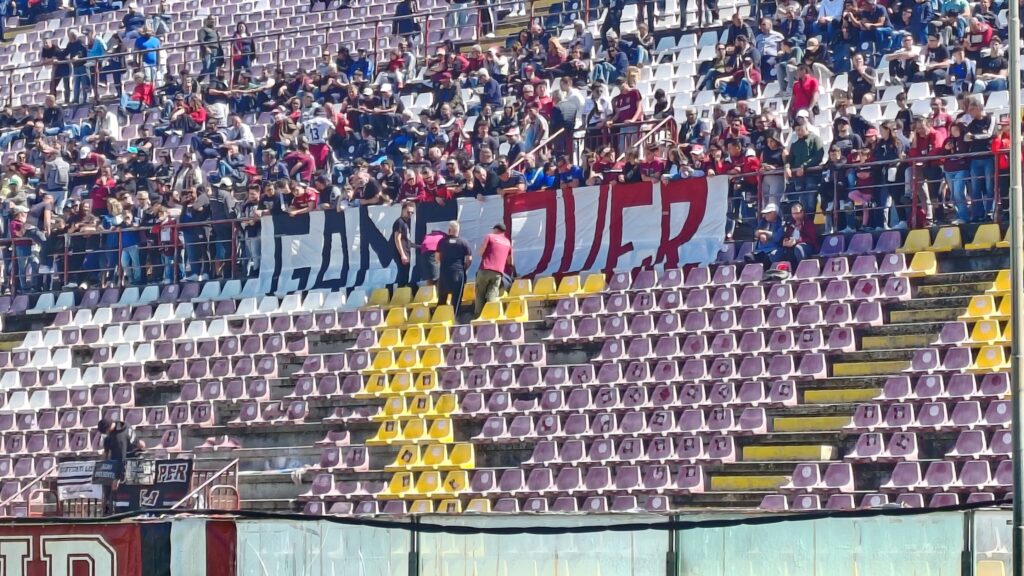 striscione game over ultrà reggina