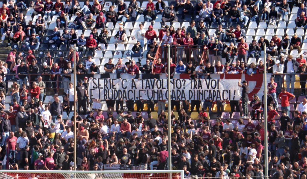 striscione ultrà reggina contro dg bonanno