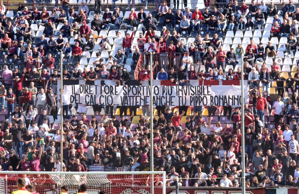 striscione ultrà reggina contro dg bonanno