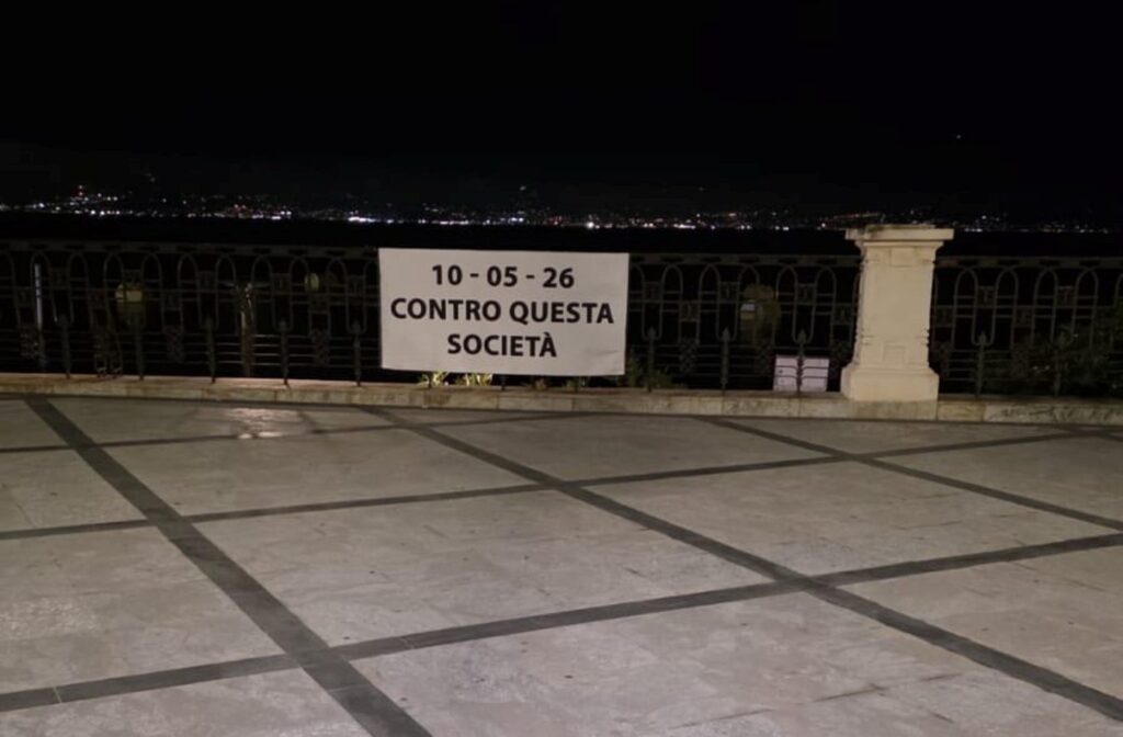 striscione ultrà reggina in via marina