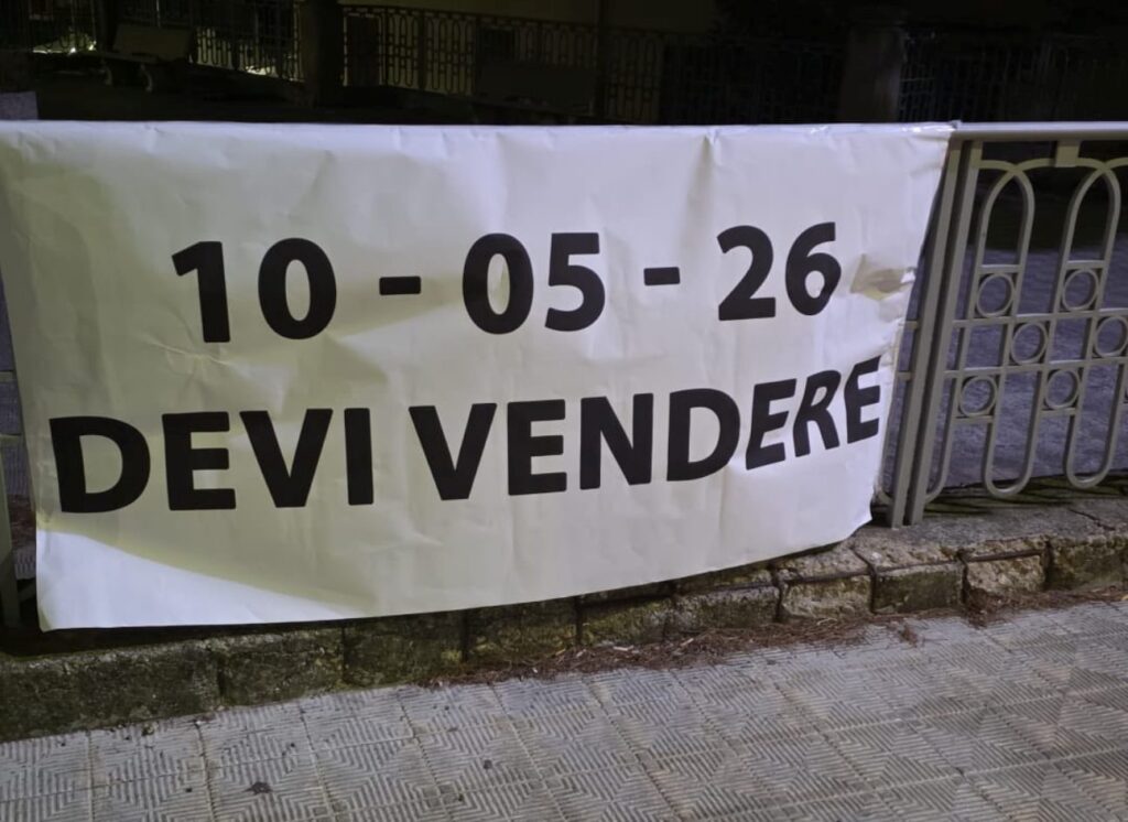 striscioni ultrà reggina contro la proprietà