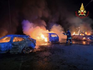 Auto fiamme Nizza di Sicilia