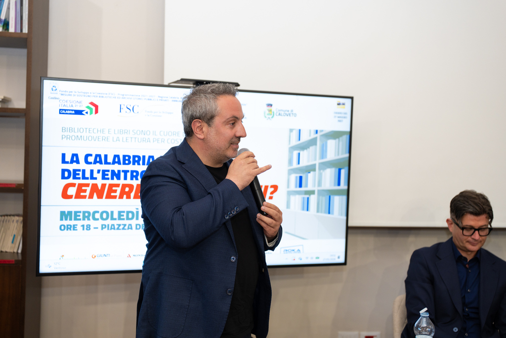 CALOVETO-BIBLIOTECA
