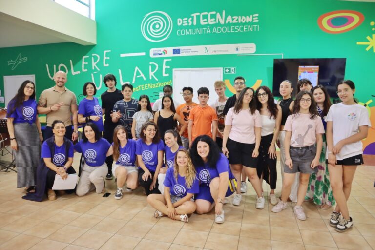 Una nuova DesTEENazione per l’estate dei giovani reggini: sport, arte, spazi comuni e tirocini aziendali | FOTO e INTERVISTE
