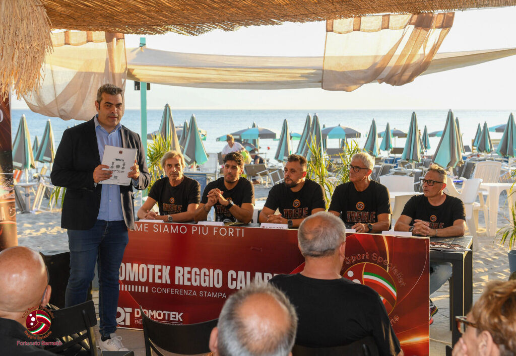 Domotek Volley conferenza estiva