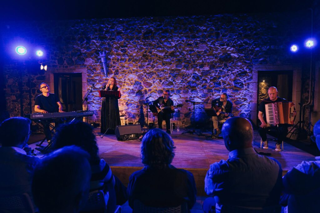Ed è vera soltanto a metà - Teatro in Note