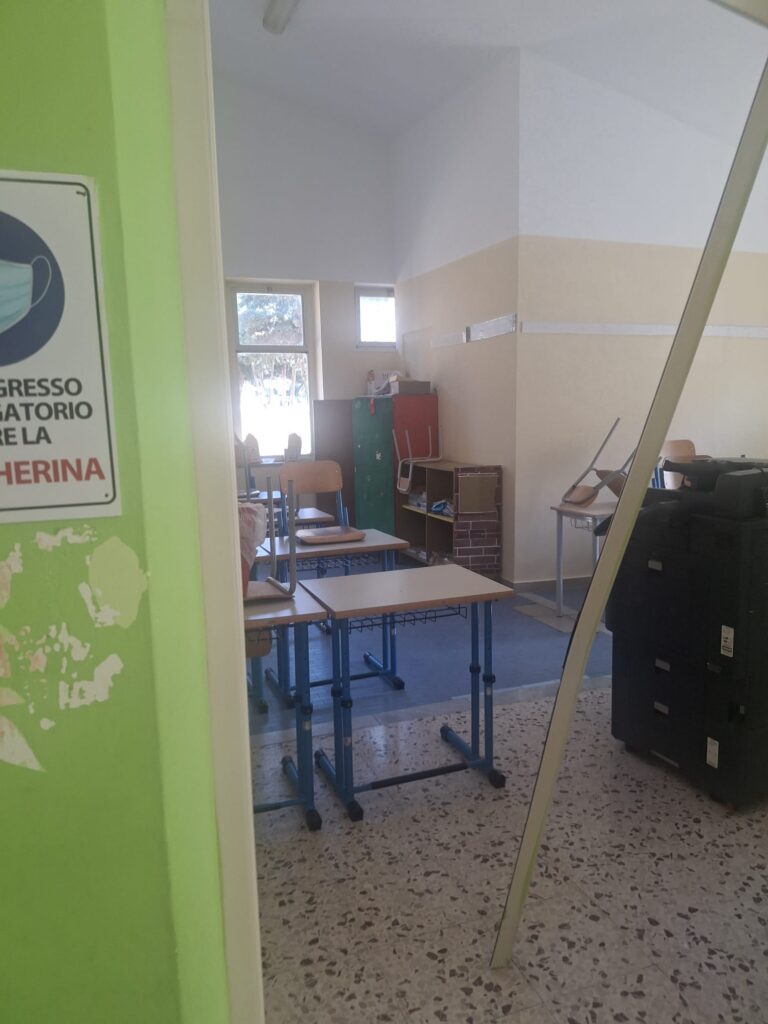 Furti e vandalismo scuola Ciraolo Rione Marconi