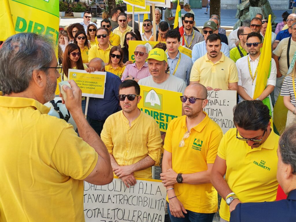 Sit-in Olio Grano Prefettura di Cosenza