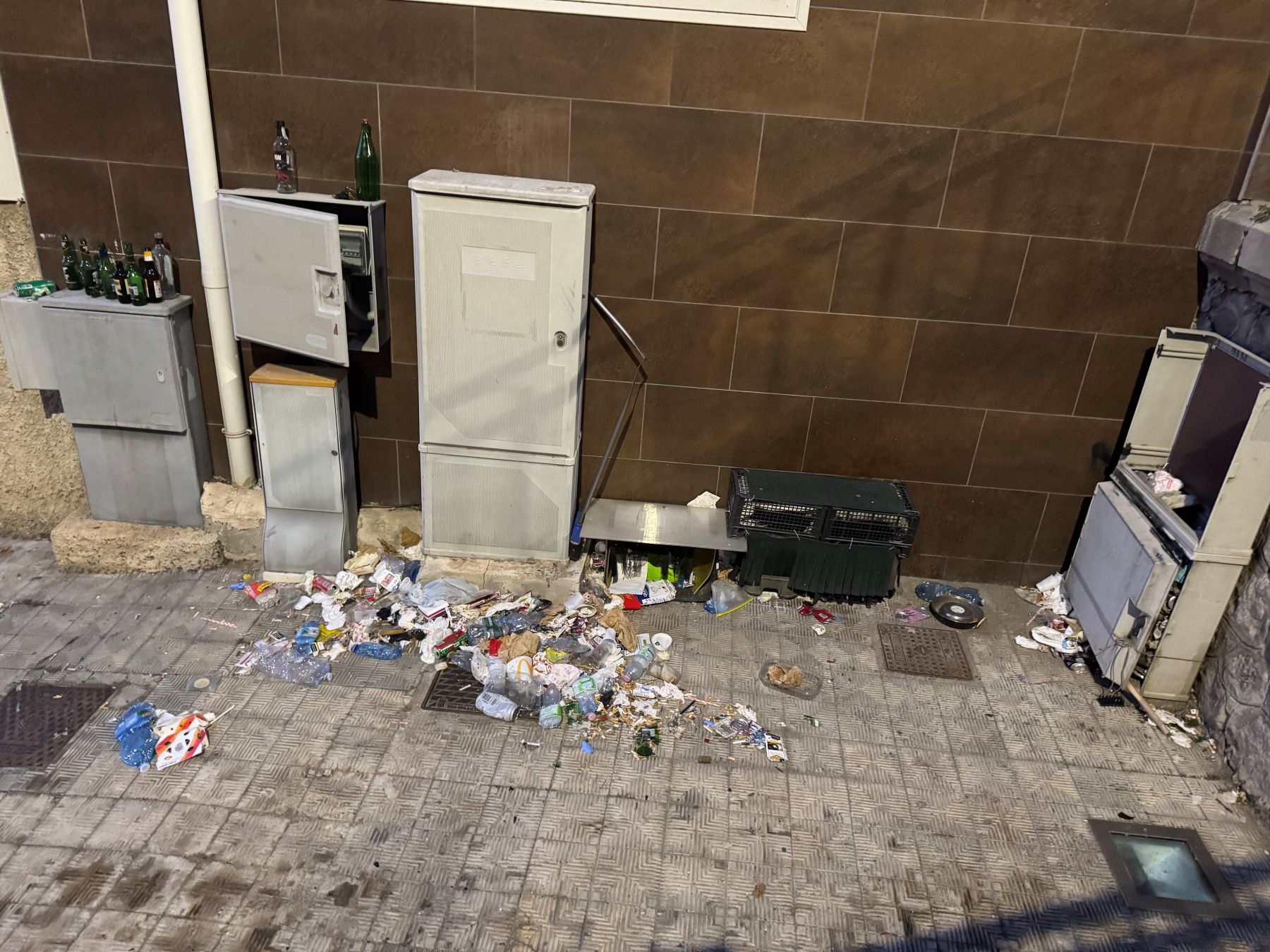 Spazzatura via San Paolo a Reggio Calabria