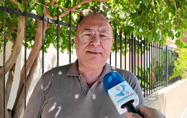 Reggio Calabria, reporter minacciato da un Assessore durante un servizio: “se mi riprendi ti spacco” | VIDEO