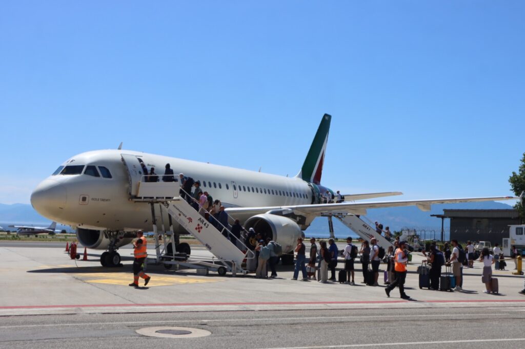 aereo alitalia aeroporto di reggio calabria