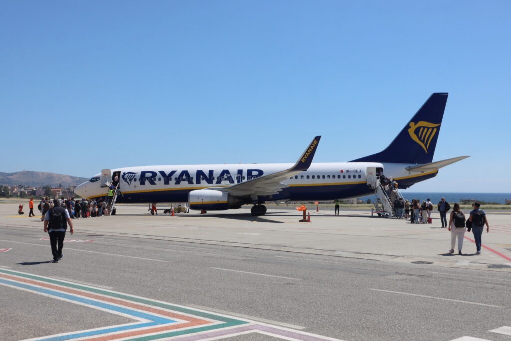 aereo ryanair aeroporto di reggio calabria