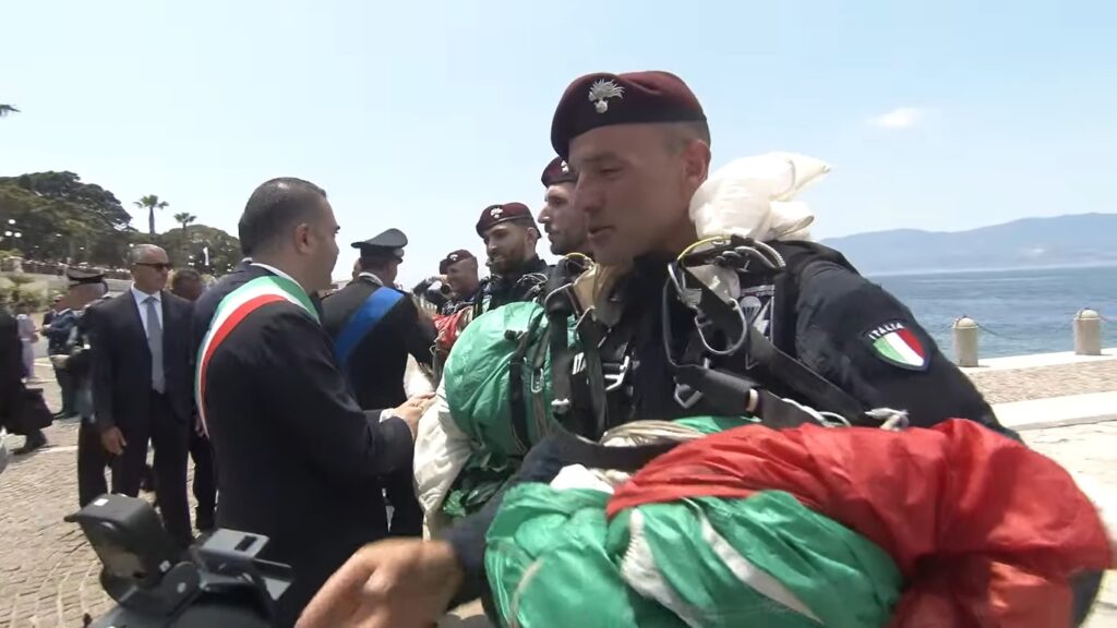 cannizzaro saluta i paracadustisti
