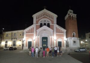 comunità in preghiera a bagnara davanti a chiesa del rosario