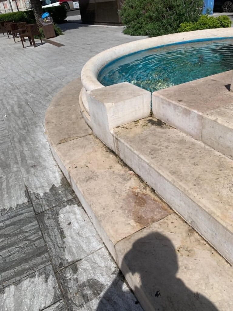 fontana piazza de nava