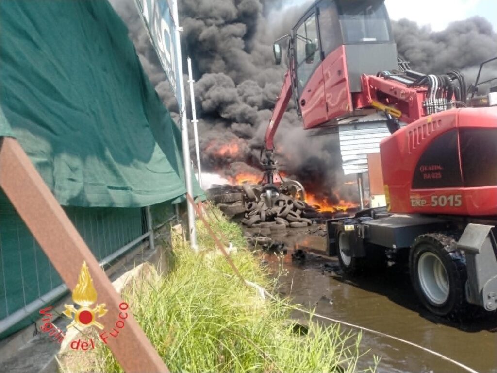incendio lamezia terme
