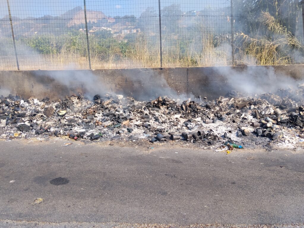 incendio rifiuti