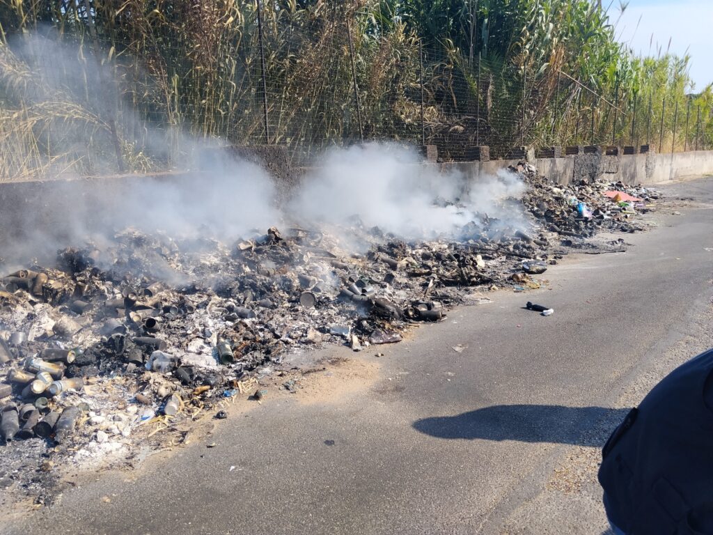 incendio rifiuti