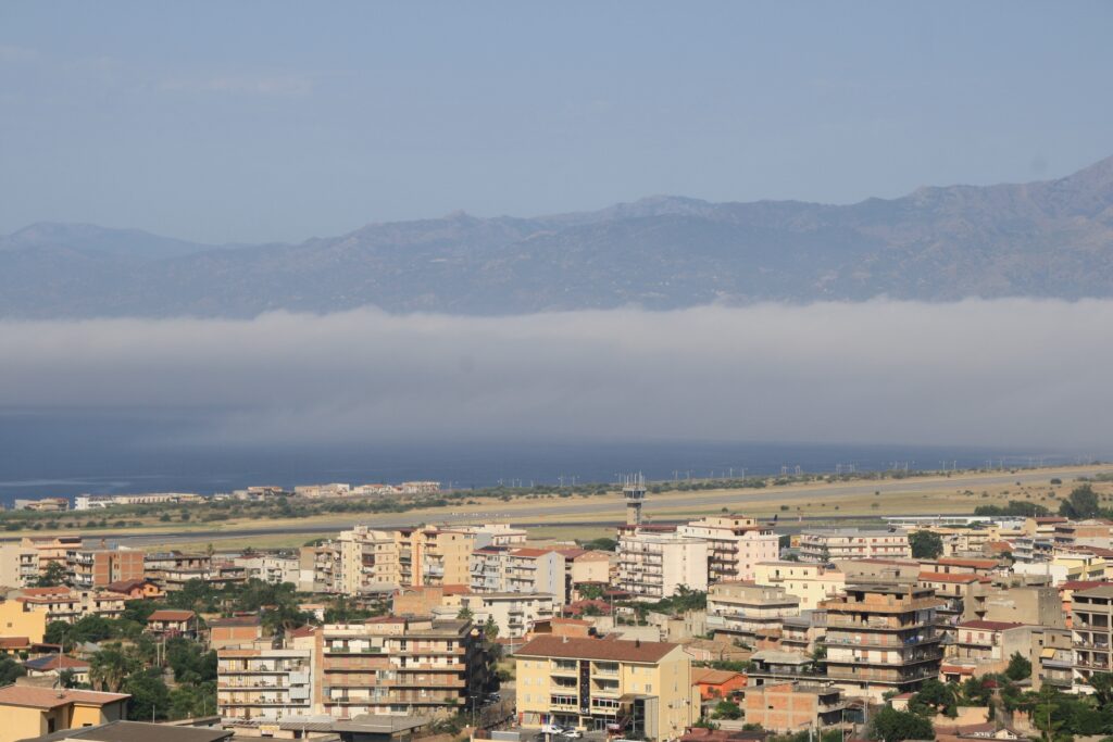 lupa di mare nebbia reggio calabria 5 giugno 2026