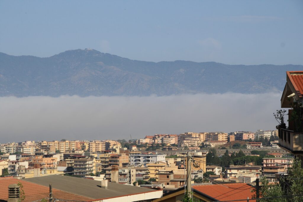 lupa di mare nebbia reggio calabria 5 giugno 2026