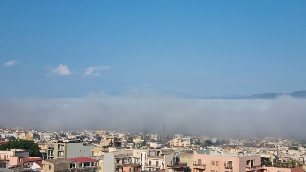 nebbia inghiotte reggio calabria 5 giugno 2026
