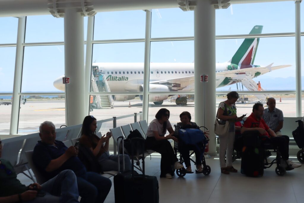 passeggeri aeroporto di reggio calabria aerostazione