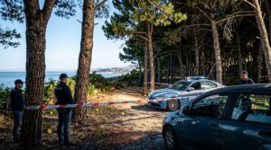 poliziotto trovato morto in auto nella pineta