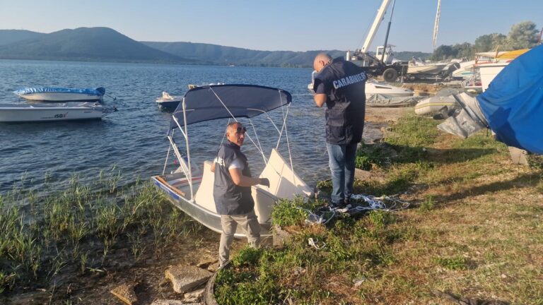 Il marito del ministro Roccella disperso da sabato, ricerche senza sosta sul lago di Vico