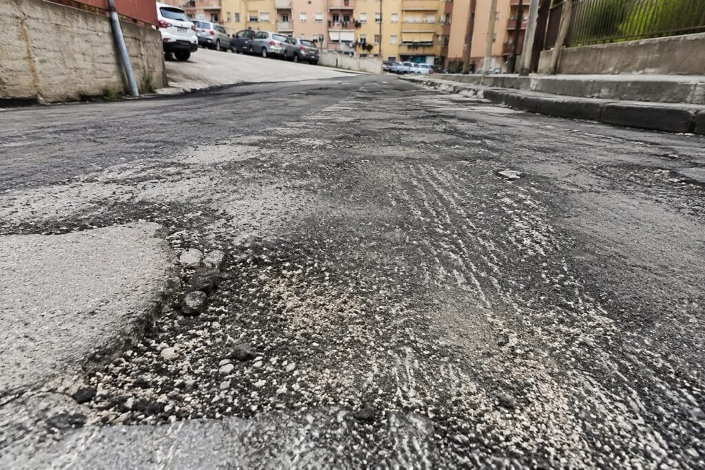 strada distrutta