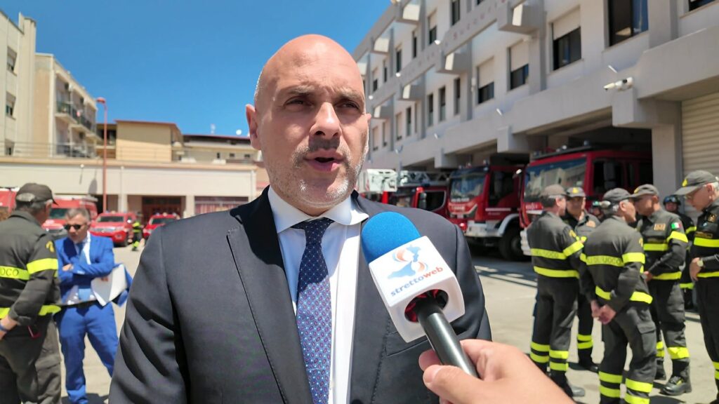 vigili del fuoco visita sottosegretari ferro e prisco