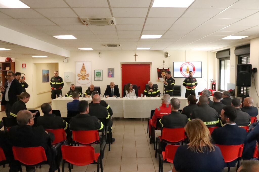 vigili del fuoco visita sottosegretari ferro e prisco