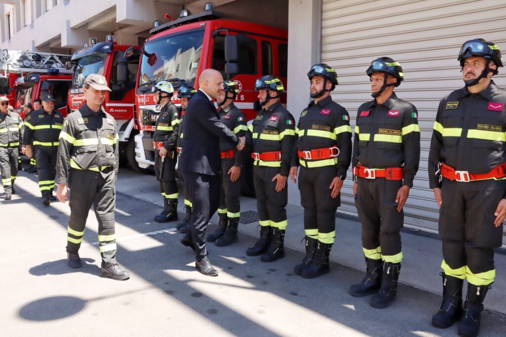 vigili del fuoco visita sottosegretari ferro e prisco