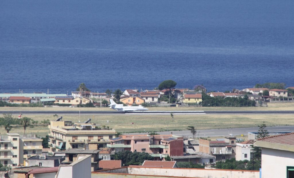 volo giorgia meloni atterra aeroporto reggio calabria 5 giugno 2026
