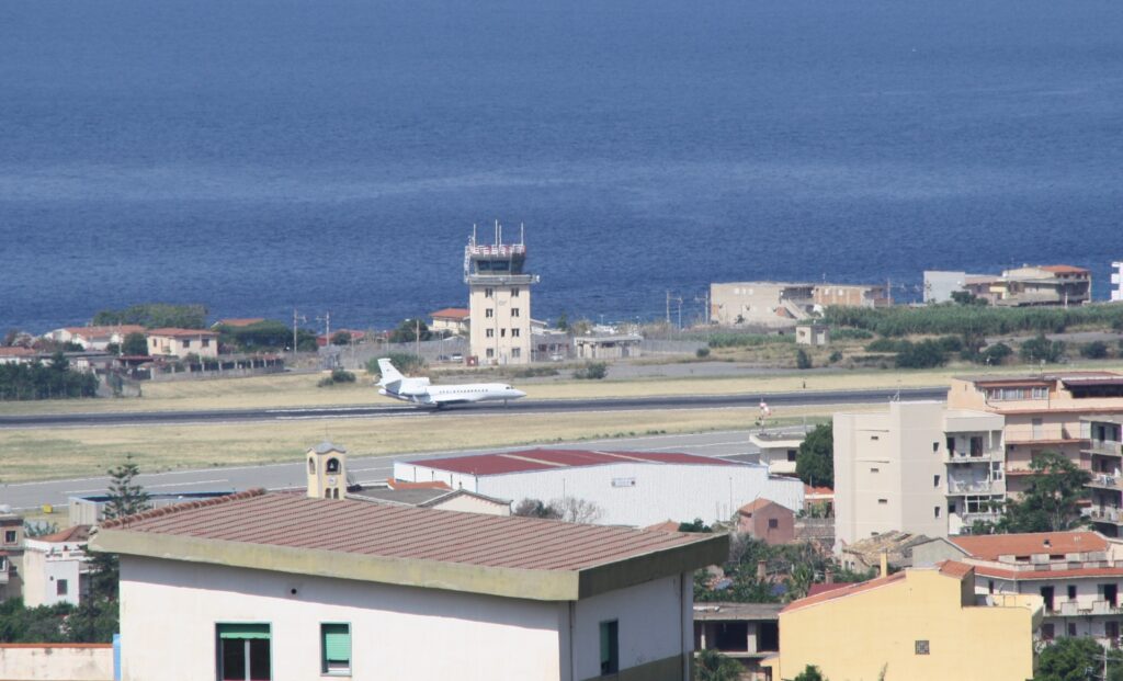 volo giorgia meloni atterra aeroporto reggio calabria 5 giugno 2026