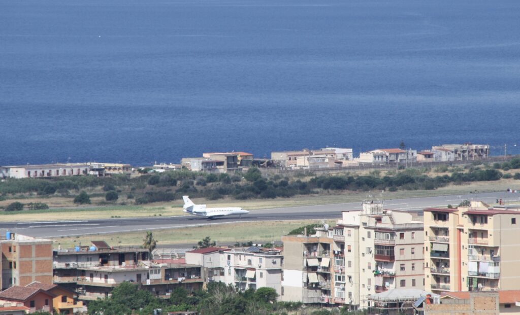 volo giorgia meloni atterra aeroporto reggio calabria 5 giugno 2026