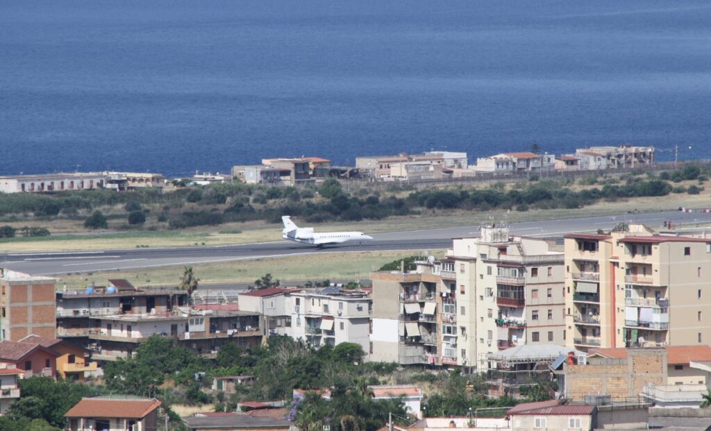 volo giorgia meloni atterra aeroporto reggio calabria 5 giugno 2026