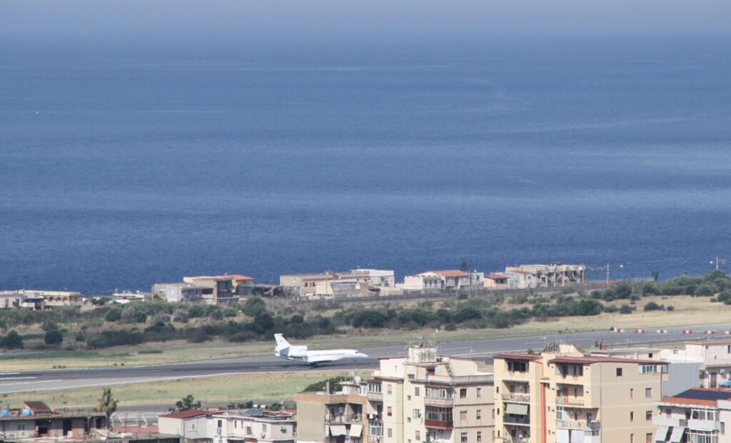 volo giorgia meloni atterra aeroporto reggio calabria 5 giugno 2026