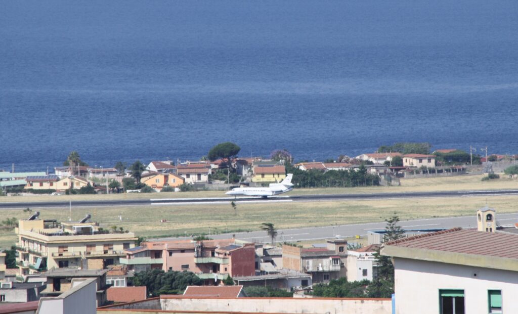 volo giorgia meloni atterra aeroporto reggio calabria 5 giugno 2026