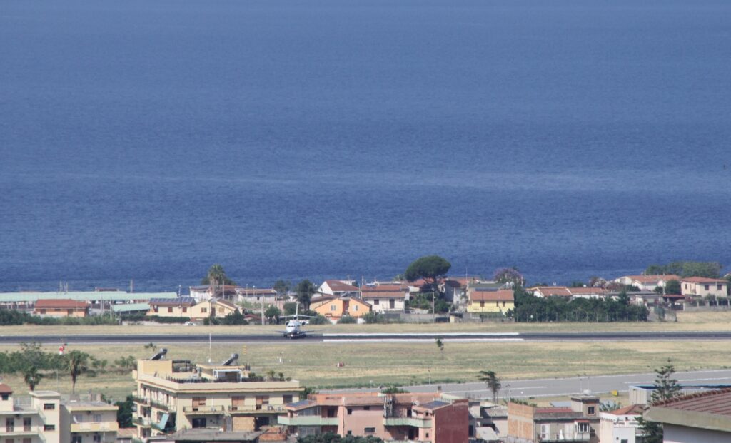 volo giorgia meloni atterra aeroporto reggio calabria 5 giugno 2026