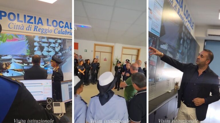 Reggio Calabria, un’altra visita per Cannizzaro: il Sindaco si reca al Comando di Polizia Locale | VIDEO